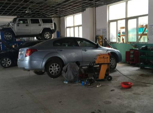 汽車為何不能在修理廠過夜？修車師傅揭秘行業(yè)秘密，網友心寒汽車零配件內幕